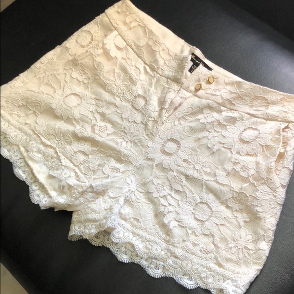 Max & Riley Ivory Floral High Waist Lace Shorts - Picture 1 of 4